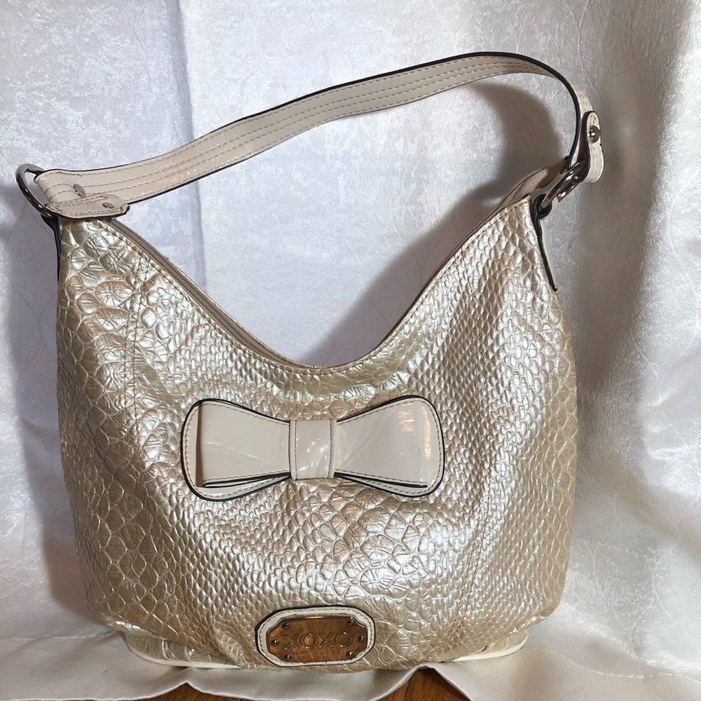 *Last Look* XOXO Pearlescent White Shoulder Bag